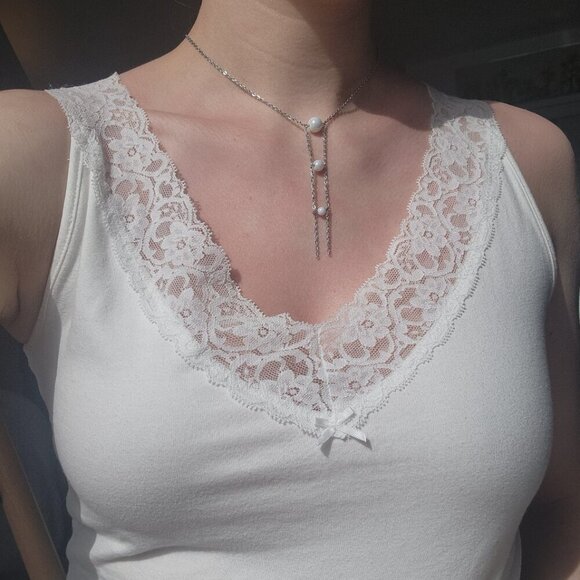 Unique elegant long pearl necklace with a small silver chain - Picture 5 of 11